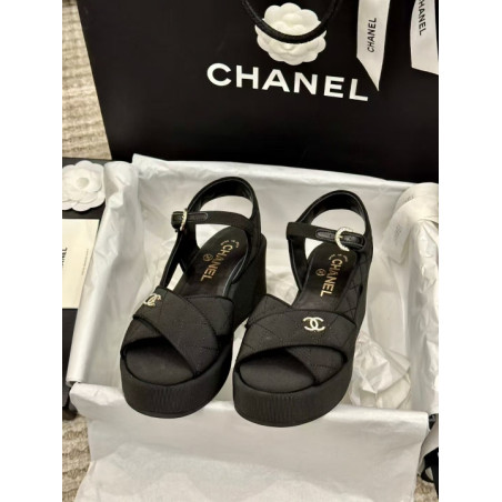 샤넬 CC 퀄팅 패브릭 웨지힐 샌들