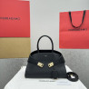 페레가모(Salvatore Ferragamo) 허그숄더백(HUG) 32CM 31.5CM