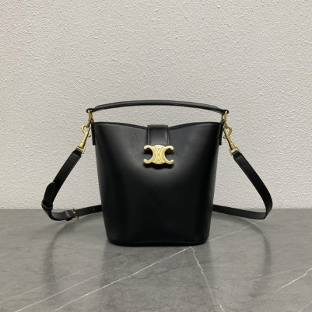 셀린느 루이즈 버킷백(Louise Bucket Bag) 19CM X 16CM X12CM