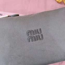 미우미우 18.5CM X 14CM X 10CM