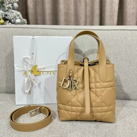디올 여왕샵 女王 13CM/18.5CM/23CM 사진은 18.5CM