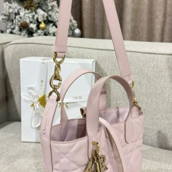 디올 여왕샵 女王 13CM/18.5CM/23CM 사진은 18.5CM