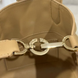 디올 여왕샵 女王 13CM/18.5CM/23CM 사진은 18.5CM