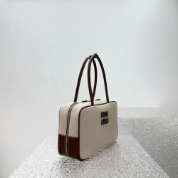 미우미우 35CM X 12CM X 22CM