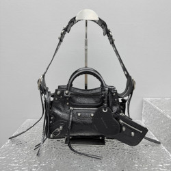 발렌시아가 26CM X 13CM X 18CM