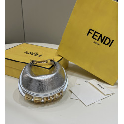 펜디(FENDI) 2022 SS 여성 컬렉션...