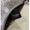 펜디(FENDI) 2022 SS 여성 컬렉션 호보백 펜디그라피 16.5CM X 14CM X 5CM