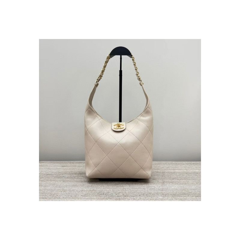 샤넬 여왕샵 샤넬25 호보백｜여성스러움과 실용성을 겸비한 데일리 명품백 女王 27CM X 23CM X 21CM
