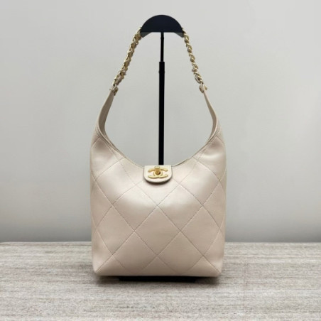샤넬 여왕샵 샤넬25 호보백｜여성스러움과 실용성을 겸비한 데일리 명품백 女王 27CM X 23CM X 21CM