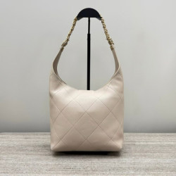 샤넬 여왕샵 샤넬25 호보백｜여성스러움과 실용성을 겸비한 데일리 명품백 女王 27CM X 23CM X 21CM
