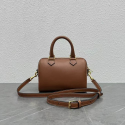 셀린느 트리옹프 보스턴 숄더백 19.5CM X 14CM X 7.5CM