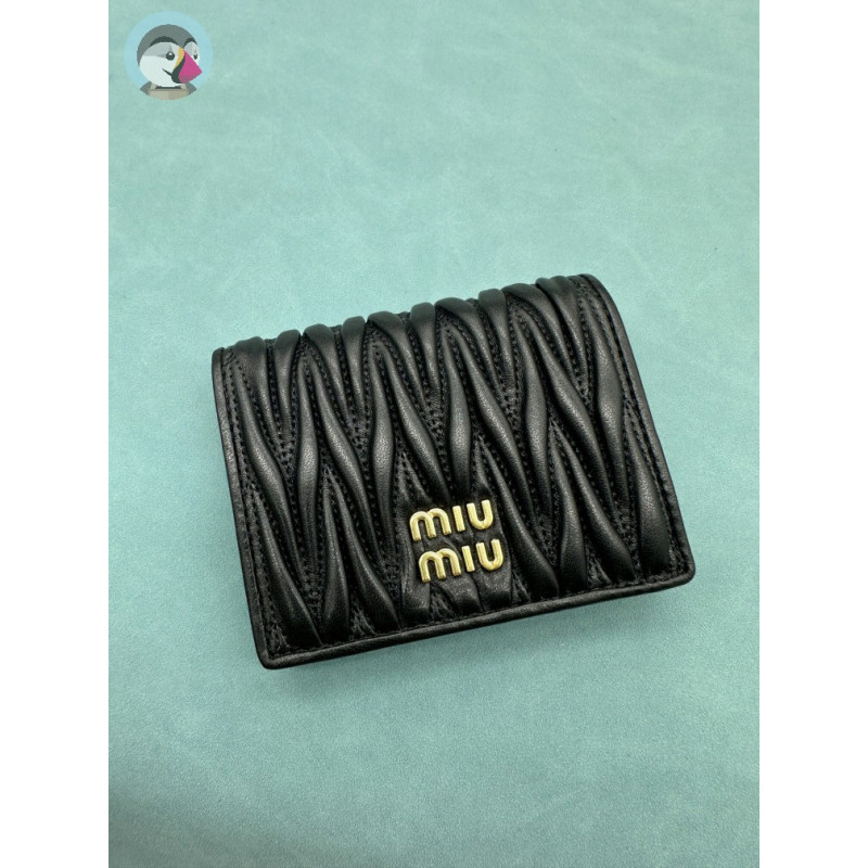 미우미우(MIU MIU)마테라쎄 가죽 지갑