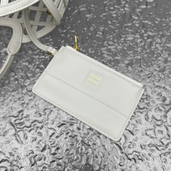 미우미우 豆 24CM X 13CM X 9CM