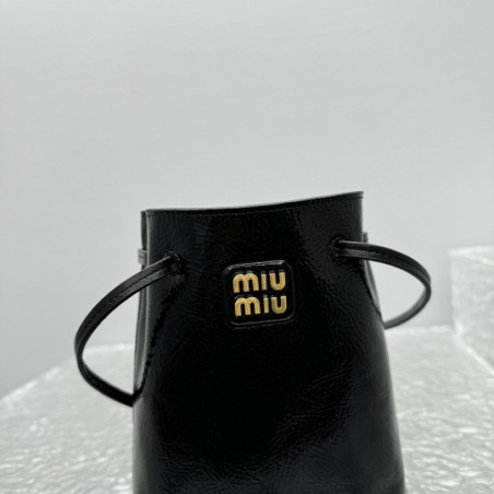 미우미우 14CM X 17CM X 6CM