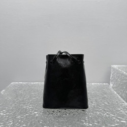 미우미우 14CM X 17CM X 6CM