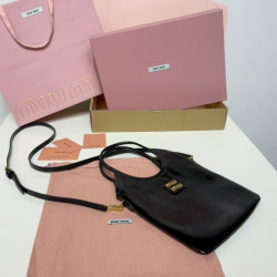 미우미우(Miu Miu)아이비(Ivy) 가죽 백 玛丽莲