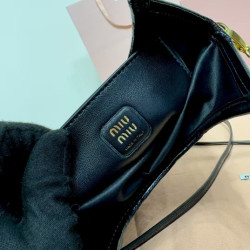 미우미우(Miu Miu)아이비(Ivy) 가죽 백 玛丽莲