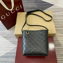 구찌 GG 엠블럼 버킷백 梁强