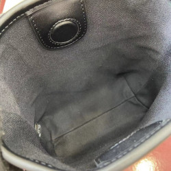 구찌 GG 엠블럼 버킷백 梁强