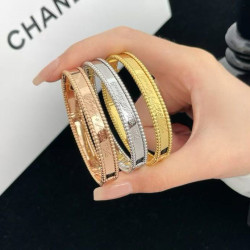 반클리프 650 v金+咪金一代  1350 v金+咪金二代