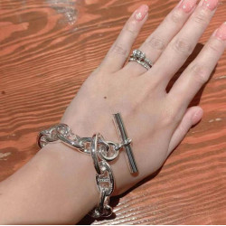 에르메스 MOMO 750v金+咪金   1850  925