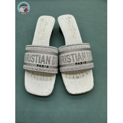 디올 디웨이(DWAY)슬라이드 뮬 슬리퍼