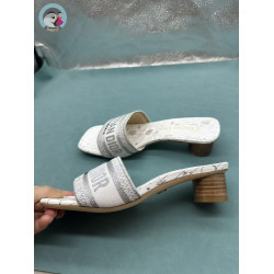 디올 디웨이(DWAY)슬라이드 뮬 슬리퍼