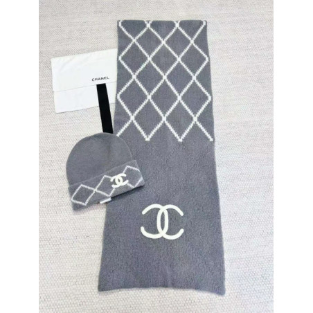 샤넬 VIP 모자 400, 머플러 590