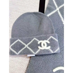 샤넬 VIP 모자 400, 머플러 590