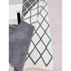 샤넬 VIP 모자 400, 머플러 590