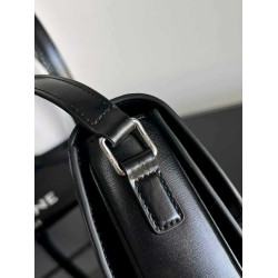 셀린느 胖虎 18.5CM X 14CM X 6CM