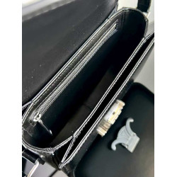 셀린느 胖虎 18.5CM X 14CM X 6CM