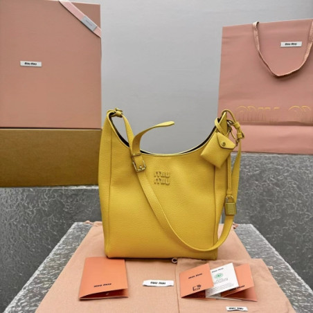 미우미우 小号 680 大号 1080