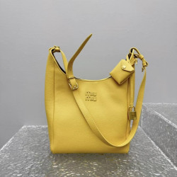 미우미우 小号 680 大号 1080