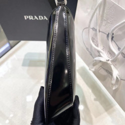 프라다(PRADA)  클레오 블러시드 숄더백