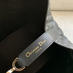 디올 엔젤샵  小号2300 中号2400