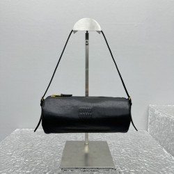 미우미우 底长22x宽9.5x 高8.5cm