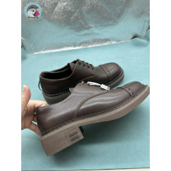 미우미우(Miu Miu) 브러시드 가죽 레이스업 슈즈