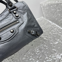 발렌시아가 24CM X 16CM X 6CM