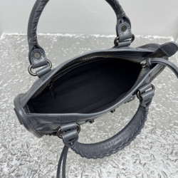 발렌시아가 24CM X 16CM X 6CM