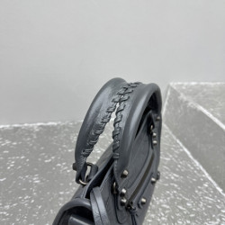 발렌시아가 24CM X 16CM X 6CM