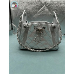 지존샵 샤넬 25 미니백 메탈릭 그레인드 카프스킨, 실버 메탈, 실버