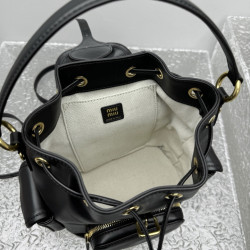 미우미우 豆  小号  1180  大号  1380