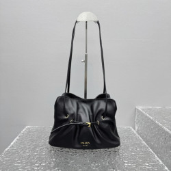 프라다 豆 25CM X 18.5CM X 11CM