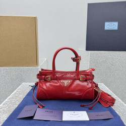 프라다 24CM X 12CM X 7CM