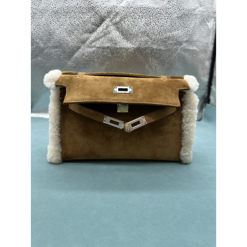 에르메스(Hermès) 포쉐트 켈리 클러치백 밤색 스웨이드 에크루 시어링(양털) -AMY