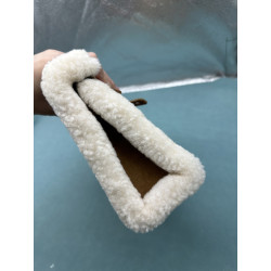 에르메스(Hermès) 포쉐트 켈리 클러치백 밤색 스웨이드 에크루 시어링(양털) -AMY