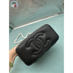 샤넬 스몰 코스메틱 케이스 그레인드 카프스킨 & 골드 메탈 블랙