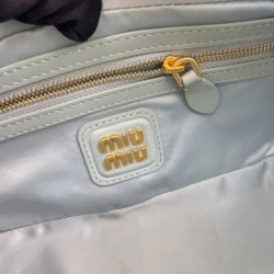 미우미우 金丽雅