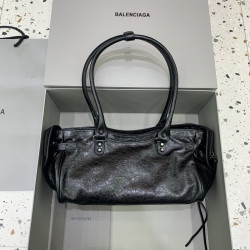 발렌시아가 31CM X 9CM X 19CM